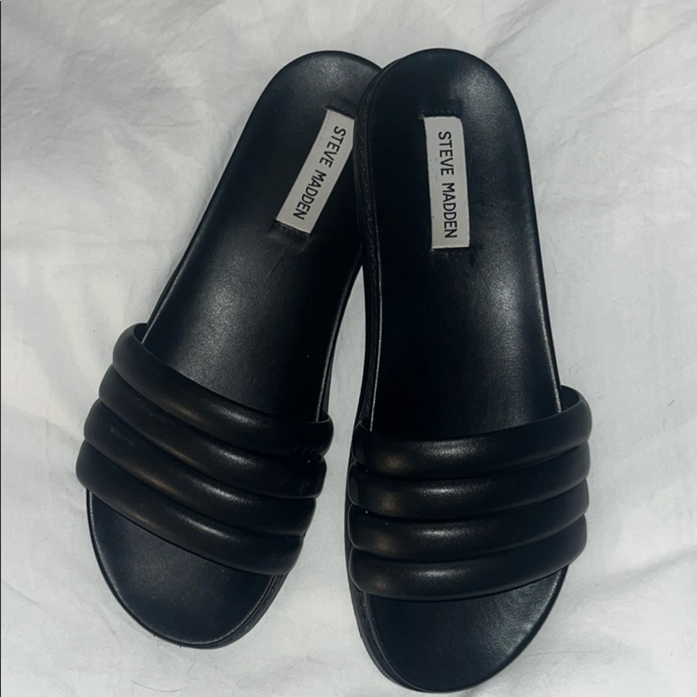 Steve Madden black sandals